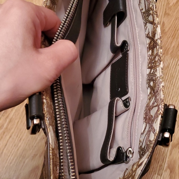 Handbag - Picture 10 of 13